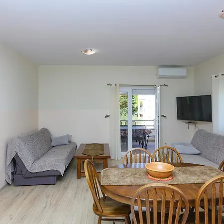 With Parking Space Srima - Vodice, - 23593 Apartamento *