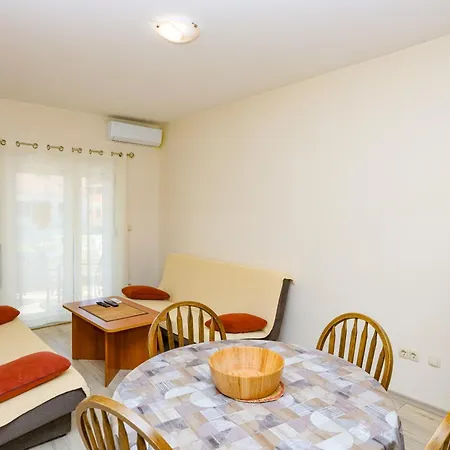 With Parking Space Srima - Vodice, - 23593 Apartamento *