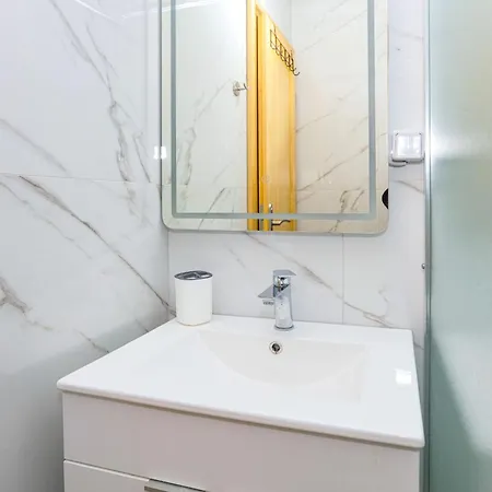 With Parking Space Srima - Vodice, - 23593 Apartamento