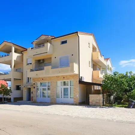Apartman With Parking Space - Vodice, Vodice - 23593 Vodice