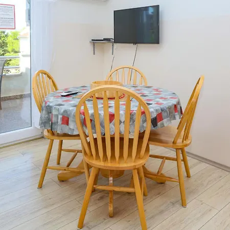 With Parking Space - Vodice, Vodice - 23593 Apartamento *